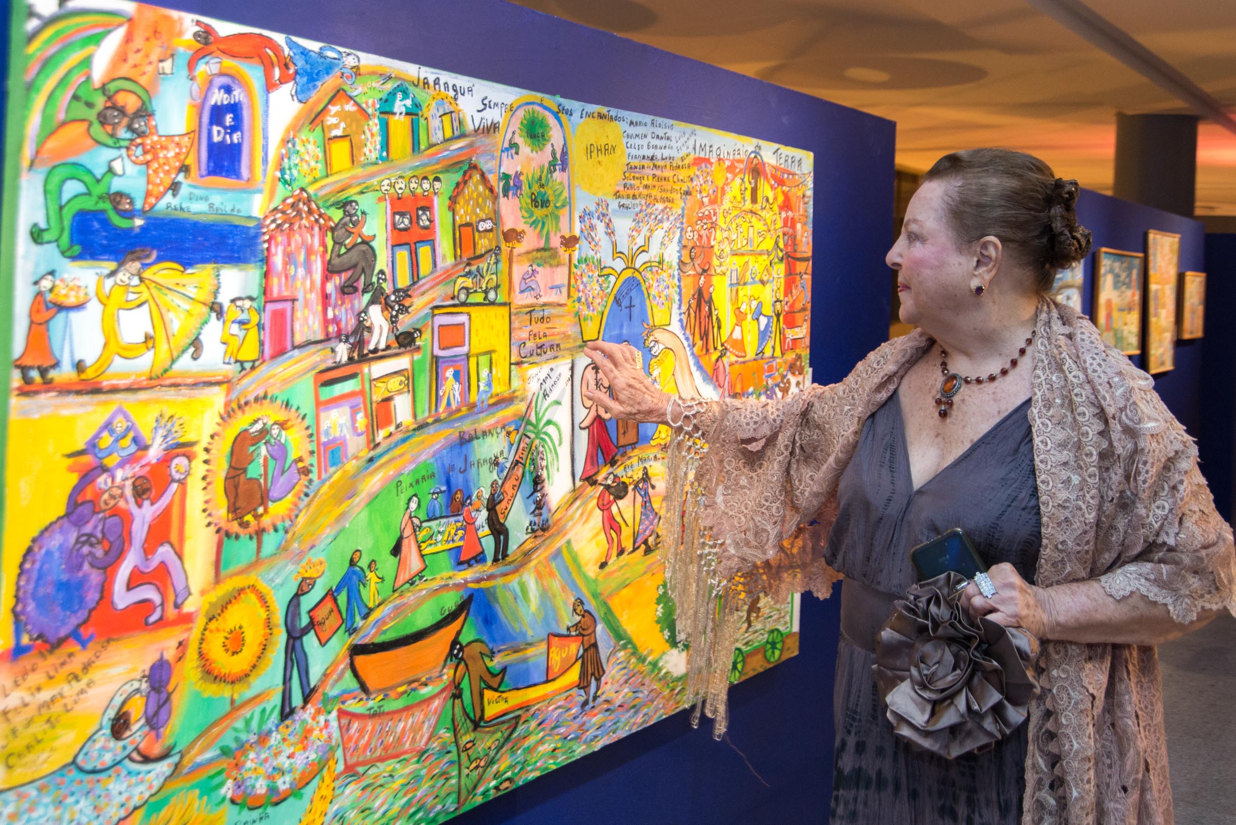 Os pinceis amorosos de Tania de Maya Pedrosa em exposição